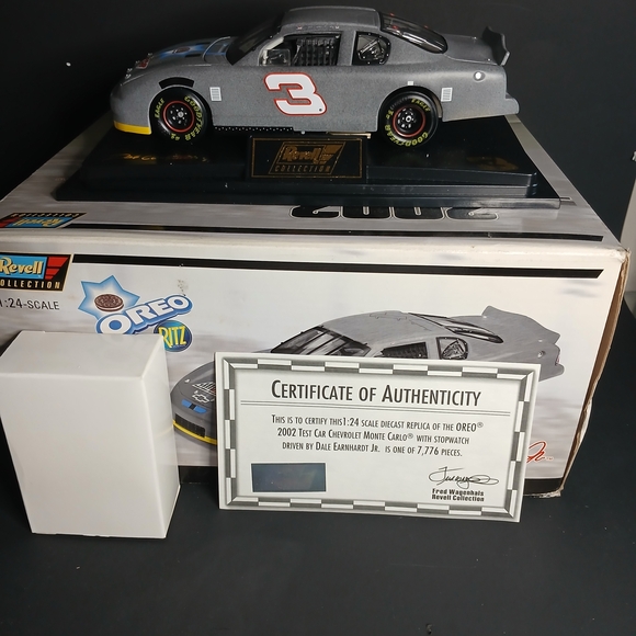 Revell Nascar 2002 Dale Earnhart Jr #3 Oreo/RitzTest Car Die Cast new in box - Picture 1 of 8